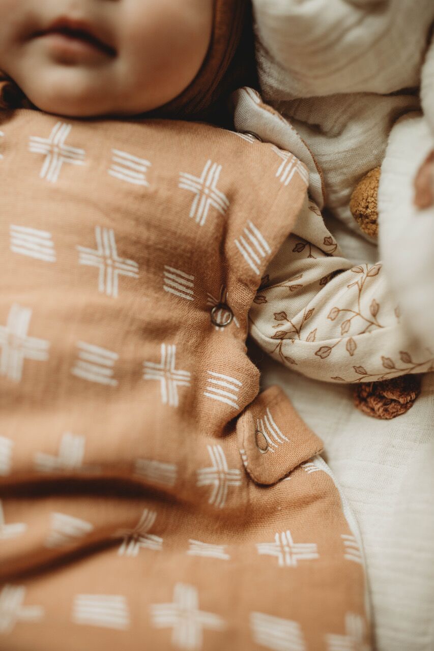 Ezra Wearable Blanket with Zipper - Copper Dash | Crane Baby